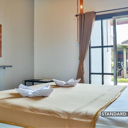 Ndalem Sorogenen Guesthouse Yogyakarta Exterior foto