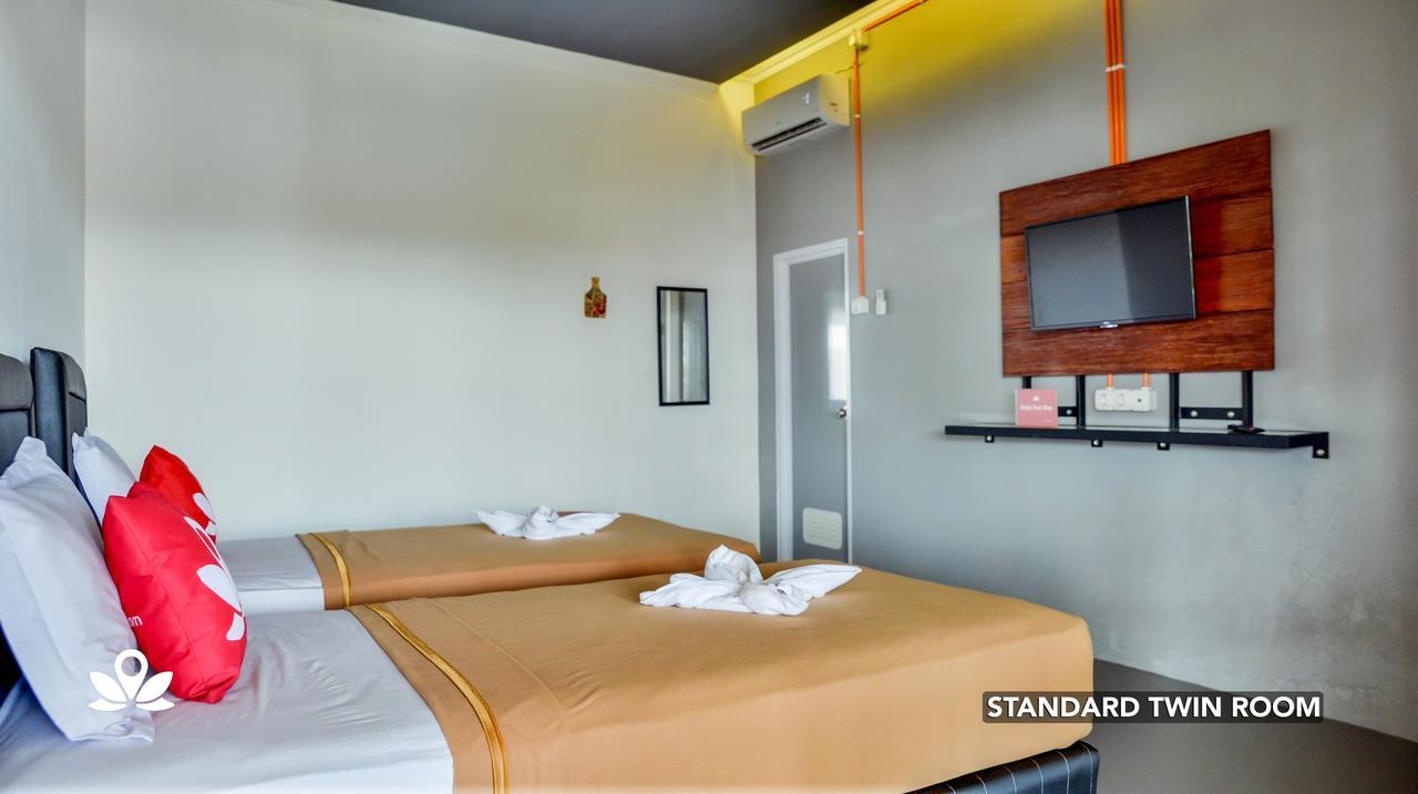 Ndalem Sorogenen Guesthouse Yogyakarta Exterior foto