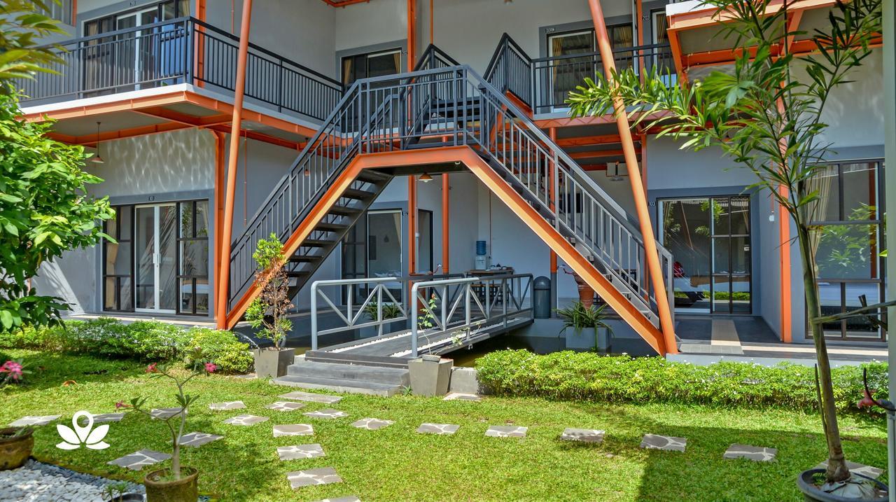 Ndalem Sorogenen Guesthouse Yogyakarta Exterior foto