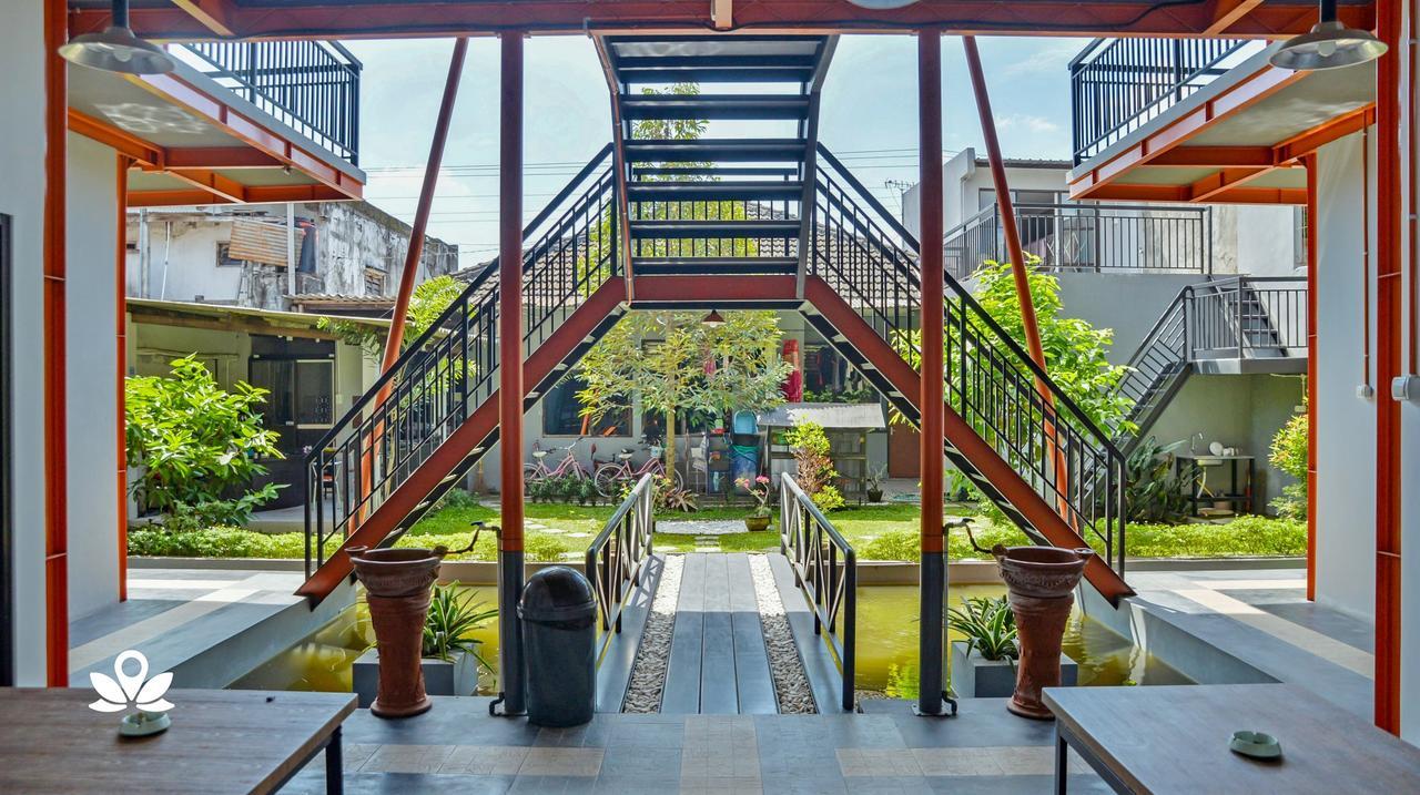 Ndalem Sorogenen Guesthouse Yogyakarta Exterior foto
