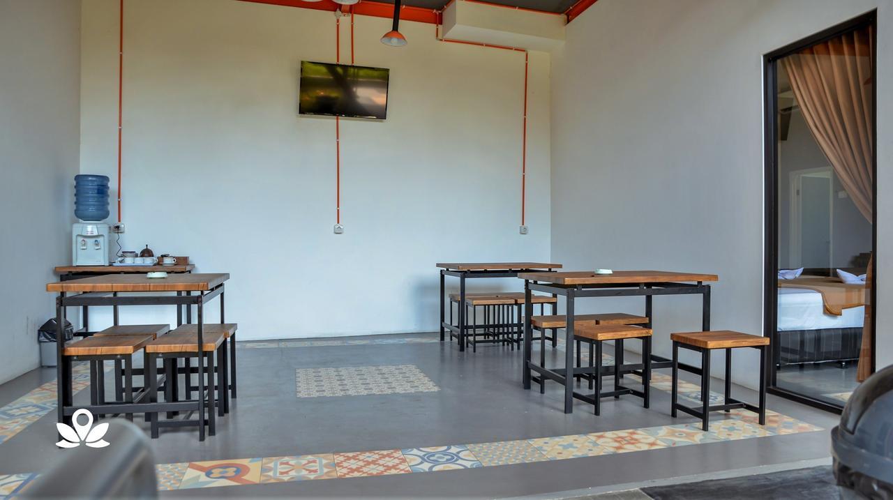 Ndalem Sorogenen Guesthouse Yogyakarta Exterior foto