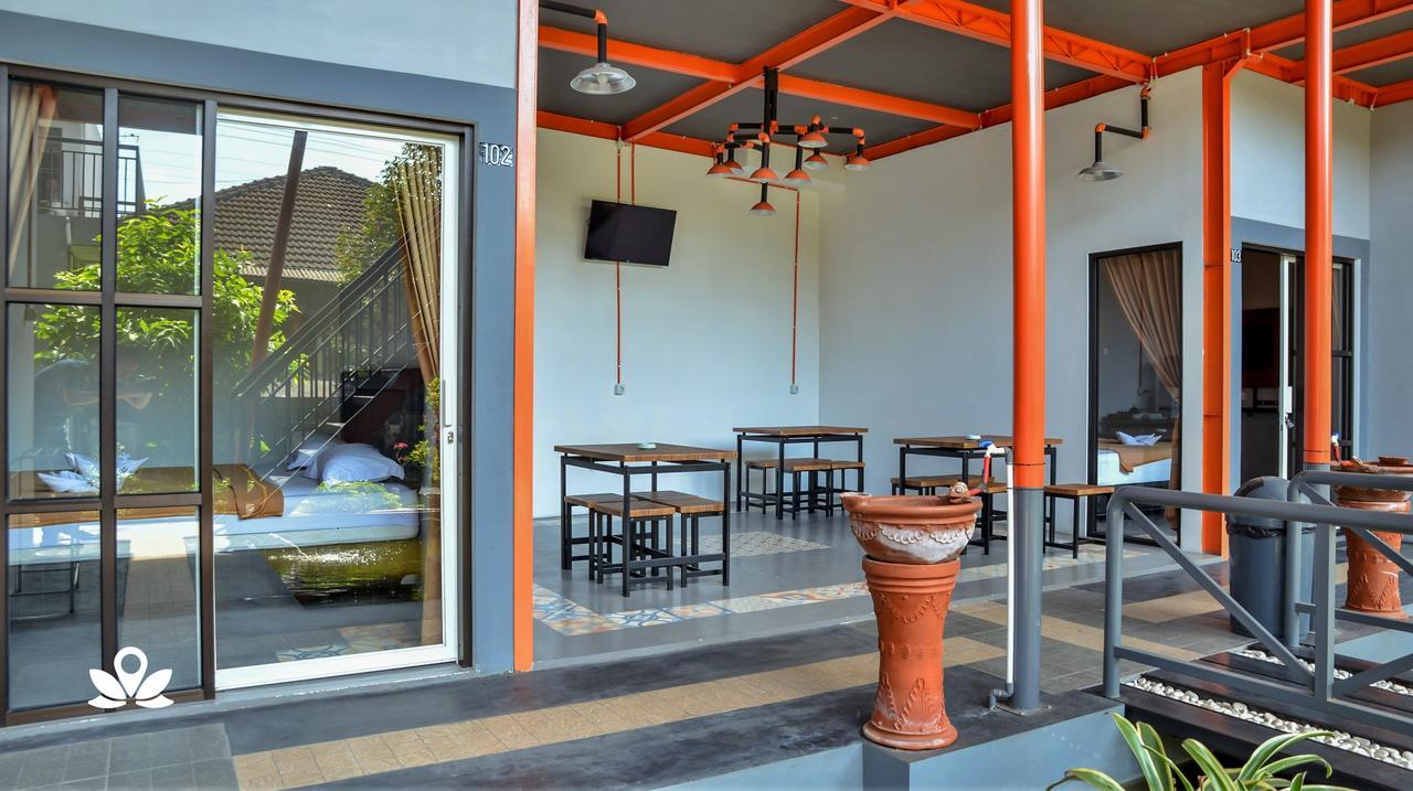 Ndalem Sorogenen Guesthouse Yogyakarta Exterior foto